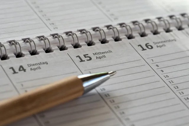 calendar, meeting, planning, scheduling, time management, tasks, agenda, schedule, time planning, to organize, daily plan. Onboarding a new design client: mapping contract to launch, month by month